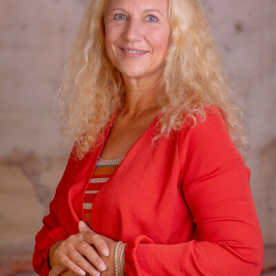 Sandrine Dupuis : présence créatrice cover