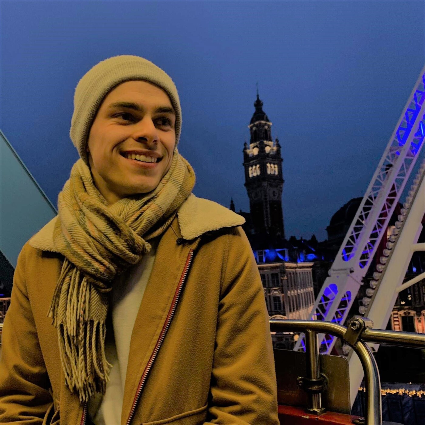 Maxime Riou présente son Entracte 8 de Janvier, aujourd'hui, il marche seul - 21 01 2022 - StereoChic Radio-Expat