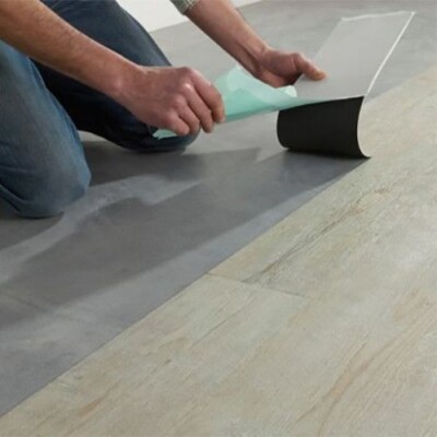 Changer de sol ? Optez pour le PVC avec les conseils de notre expert bricolage ! cover