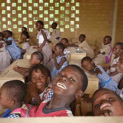 Stéphanie a ouvert son école en Cote d'Ivoire cover