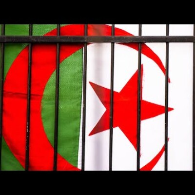 Y-a-t-il vraiment un complot ourdi contre l’Algérie par des sombres ou puissants lobbys français ? cover