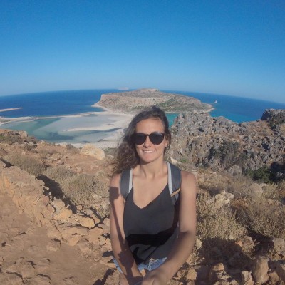 Marine vit pour les voyages, on la retrouve aujourd'hui au Portugal - 24 09 2021 - StereoChic Radio cover