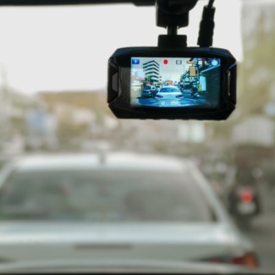 La dashcam, bientôt obligatoire dans nos voitures ? cover