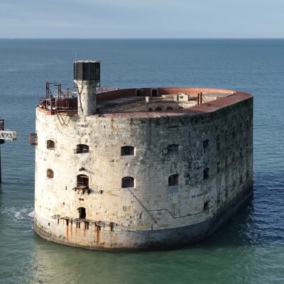 Au coeur du chantier : des travaux hors-normes pour sauver le fort Boyard cover