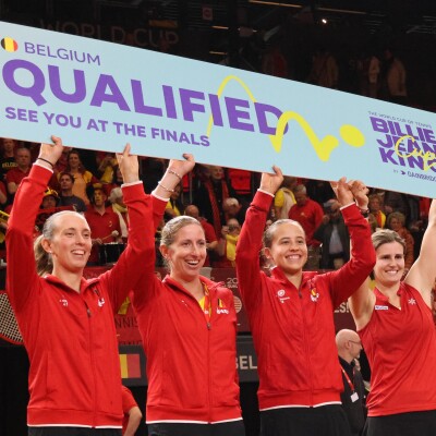 (En duo) - L'exploit des Belges en Billie Jean King Cup, Sinner triple la mise cover