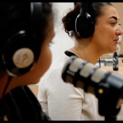 Manelle raconte son parcours scolaire aux enfants cover