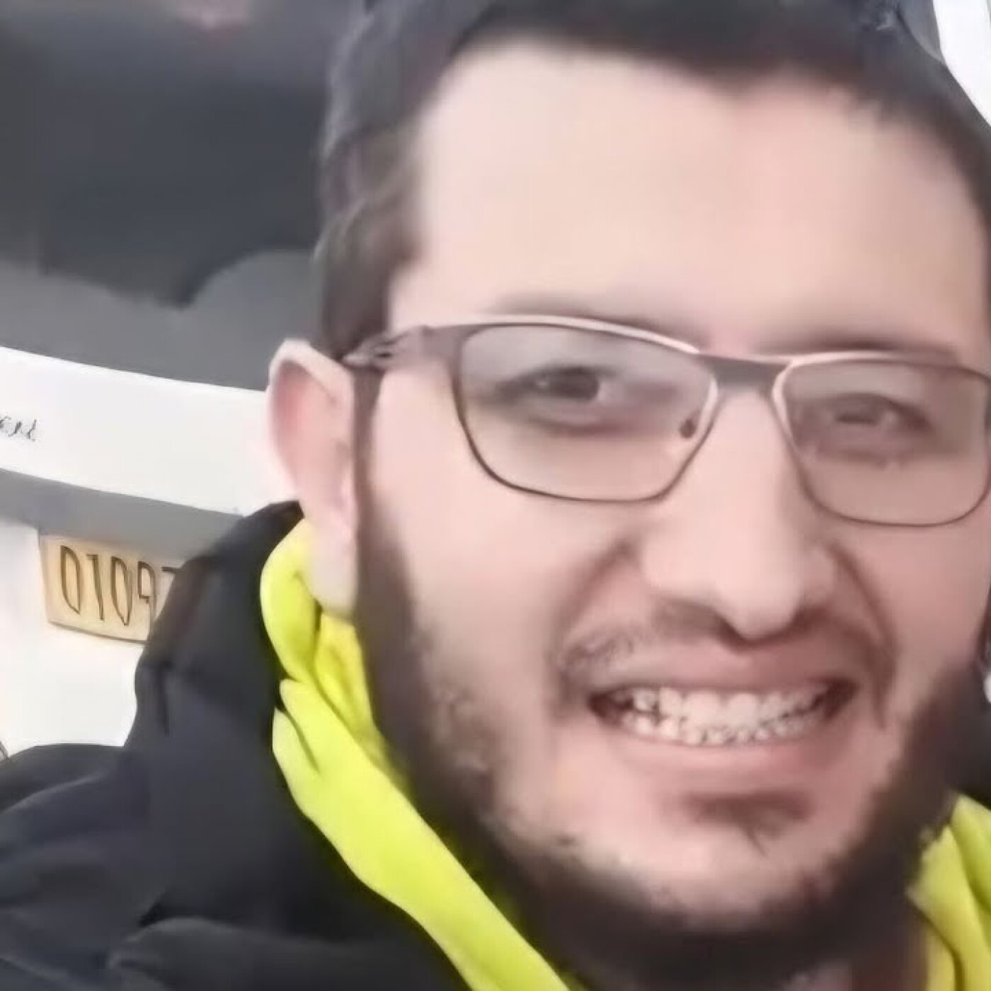 Au lendemain de l’appel de Tebboune, un jeune algérien emprisonné pour un poste sur Facebook episode artwork