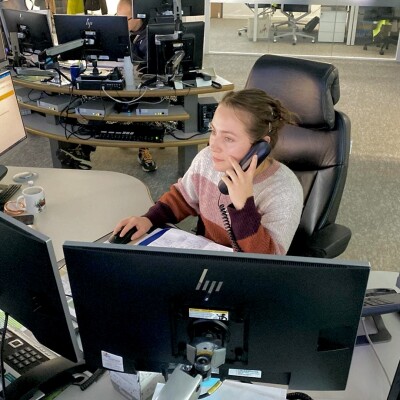 Découvrez le métier de Mylène, "opératrice au PC sécurité" ! cover