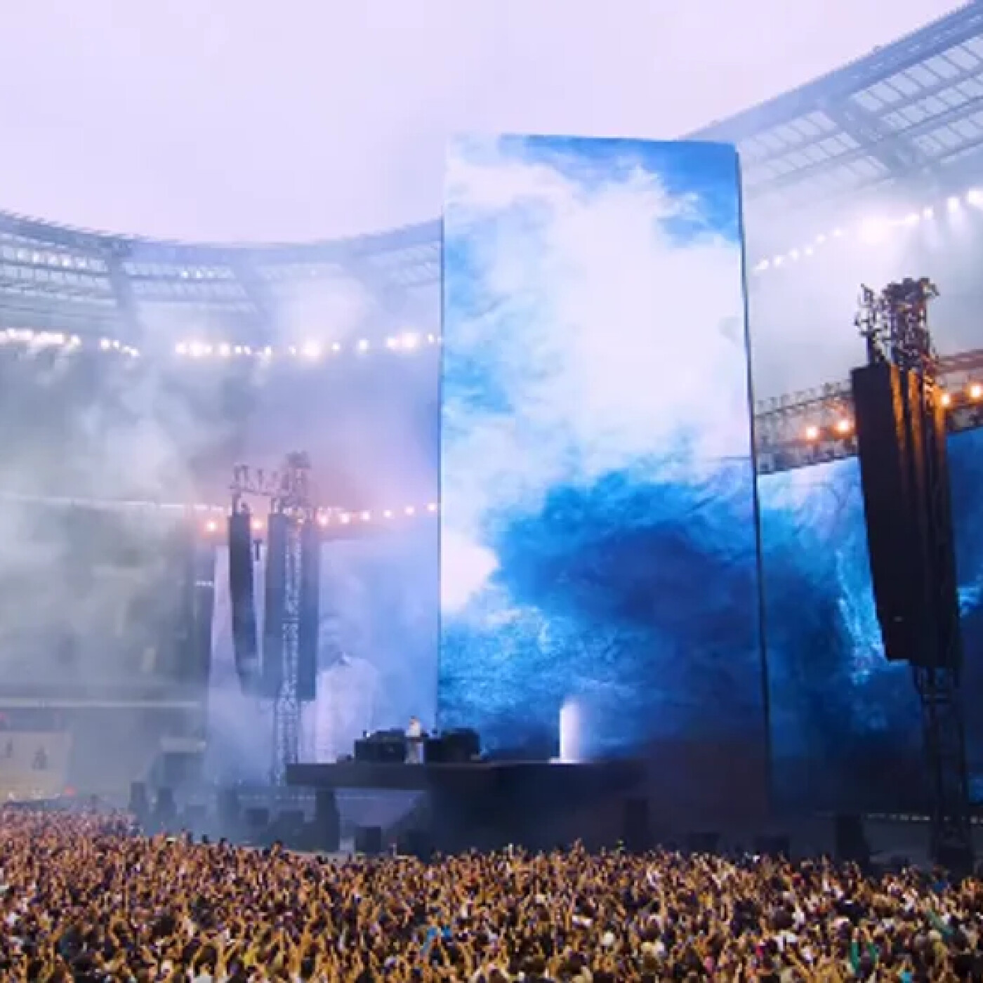 LES RETOURS SUR LES CONCERTS DE DAVID GUETTA AU STADE DE FRANCE episode artwork