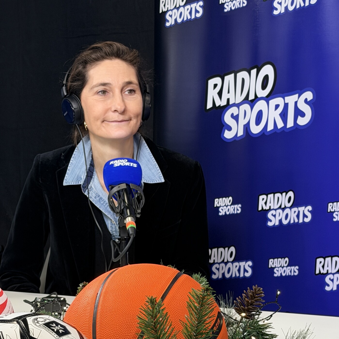 Amélie Oudéa-Castéra : faire du sport une grande cause municipale – Entretien au Salon des Sports 2025
