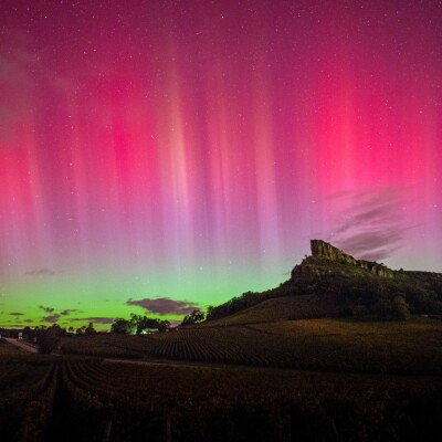 Aurores boréales en France, le phénomène expliqué par Marjorie ! cover