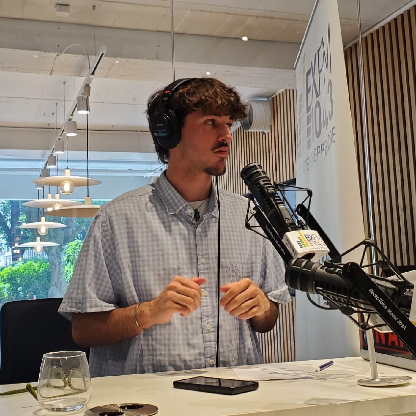 La France en direct - Clément - Le prix de l'essence en France episode artwork