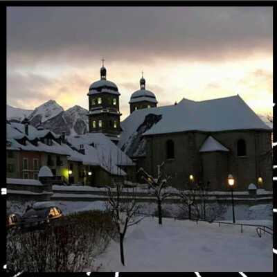 Raconte ta ville et ton village par Laura Giraud épi 12 La collégiale elle est géniale cover