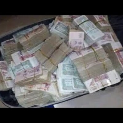 La vérité sur ces plus de 61 milliards de $ de cash qui circulent sans contrôle en Algérie cover