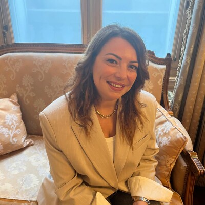 Sandra Viricel: "Trouver le bonheur dans ce qu'on fait au quotidien" cover