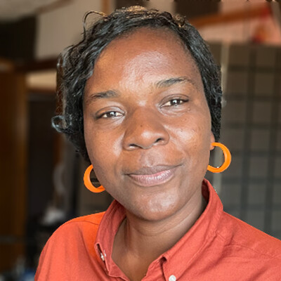 VIP - Olivia Beugré : La radio comme outil de paix cover