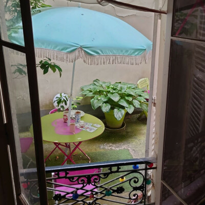 La Guerre ce n'est pas la solution pour se refaire la cerise sur le gâteau mais 1 meurtre séries cover