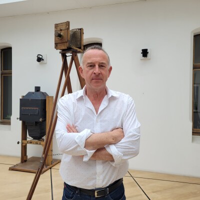 Xavier Canonne nous convie au musée de la photographie cover